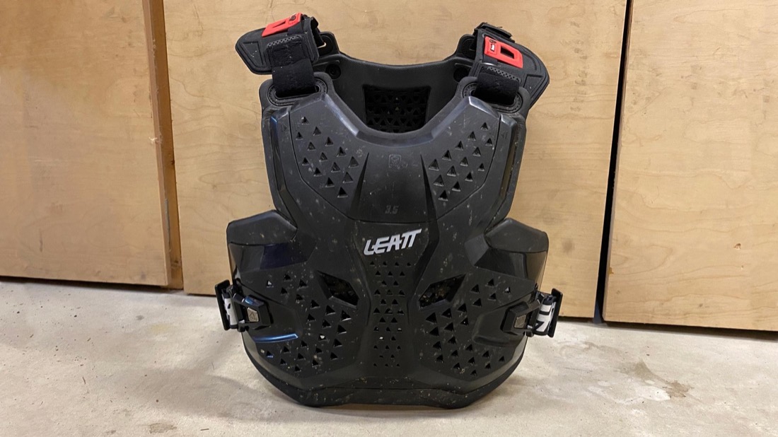  /images/stories/2020/Leatt-chest-protector-35-front-xl.jpg