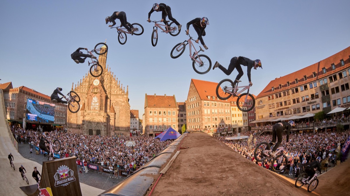 Emil Johansson winning trick (360 tailwhip to barspin to downside tailwhip) during the Red Bull District Ride 2022 Best Trick in Nuremberg, Germany on September 2, 2022  /images/stories/2022/emil-johansson-district-ride-xl.jpg